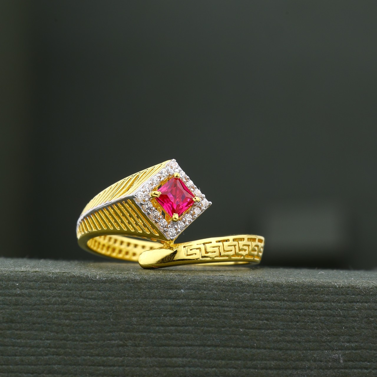 CZ Ladies Ring (DZLR-54661P)
