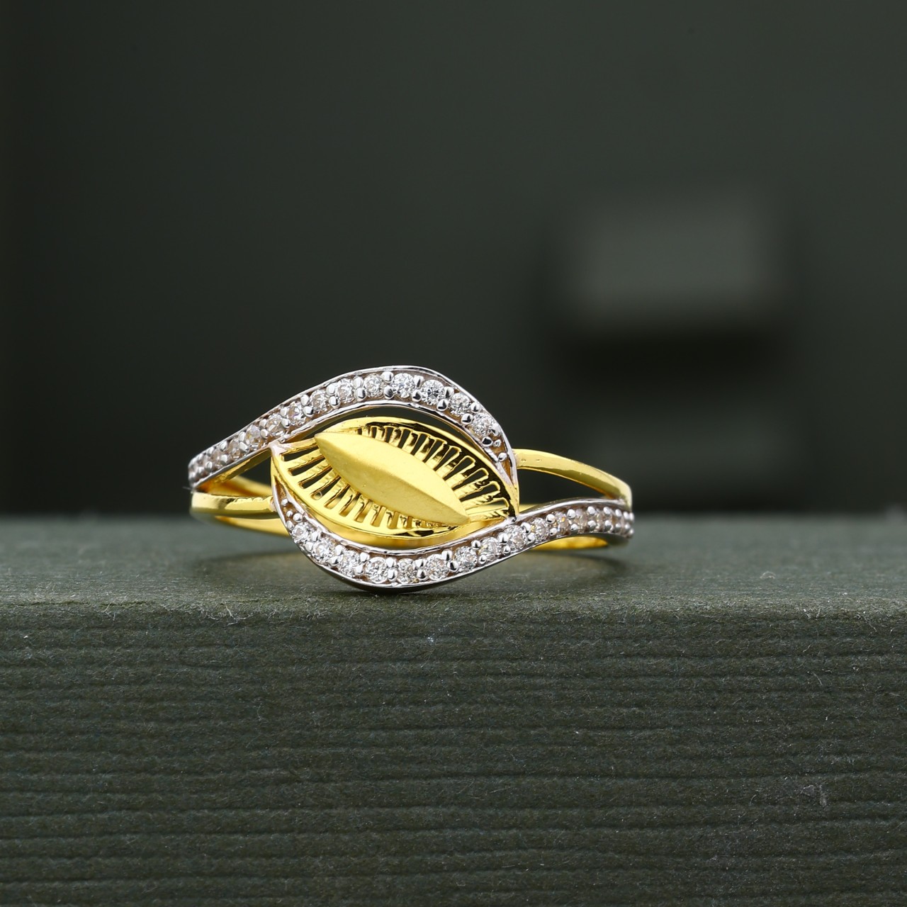 CZ Ladies Ring (LR-1989P)