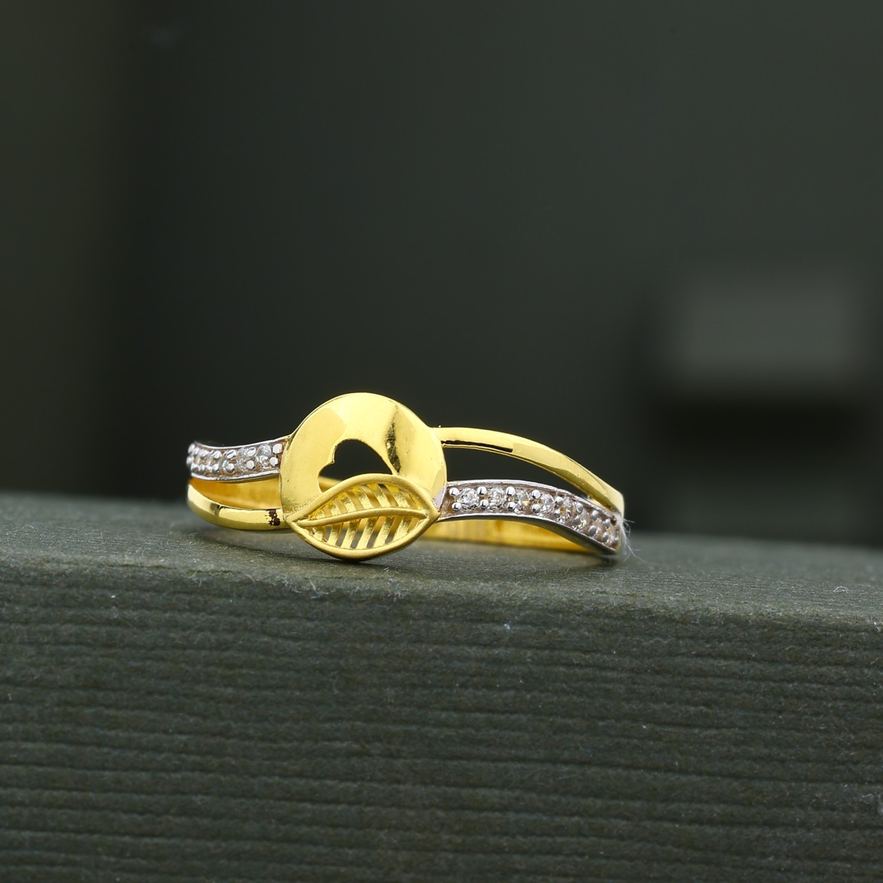 CZ Ladies Ring (LR-1995P)